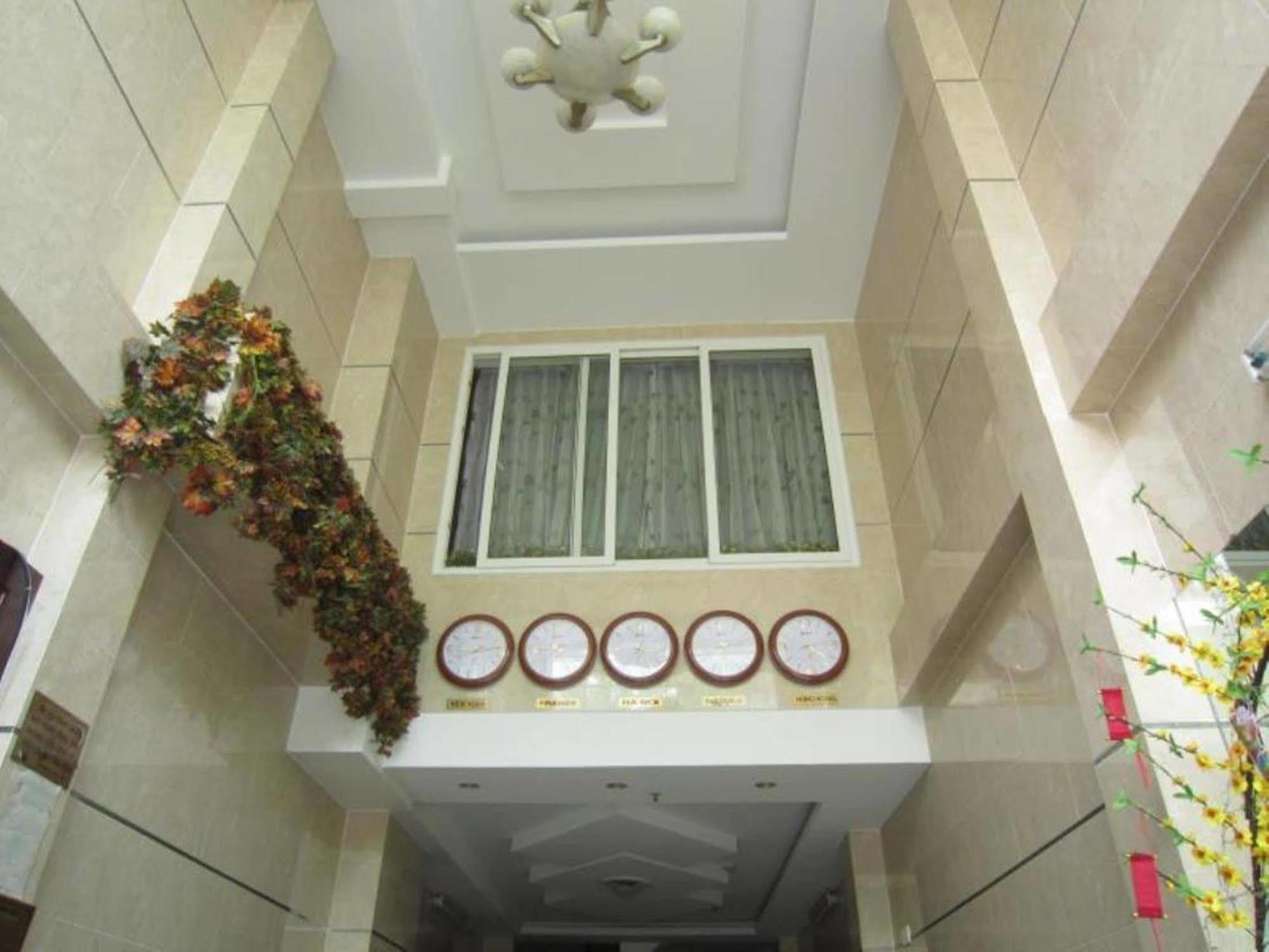 הו צ'י מין סיטי Hoang Thanh Thuy Airport Hotel 1 - Gan Am Thuc Dem Cho Hoang Hoa Tham מראה חיצוני תמונה