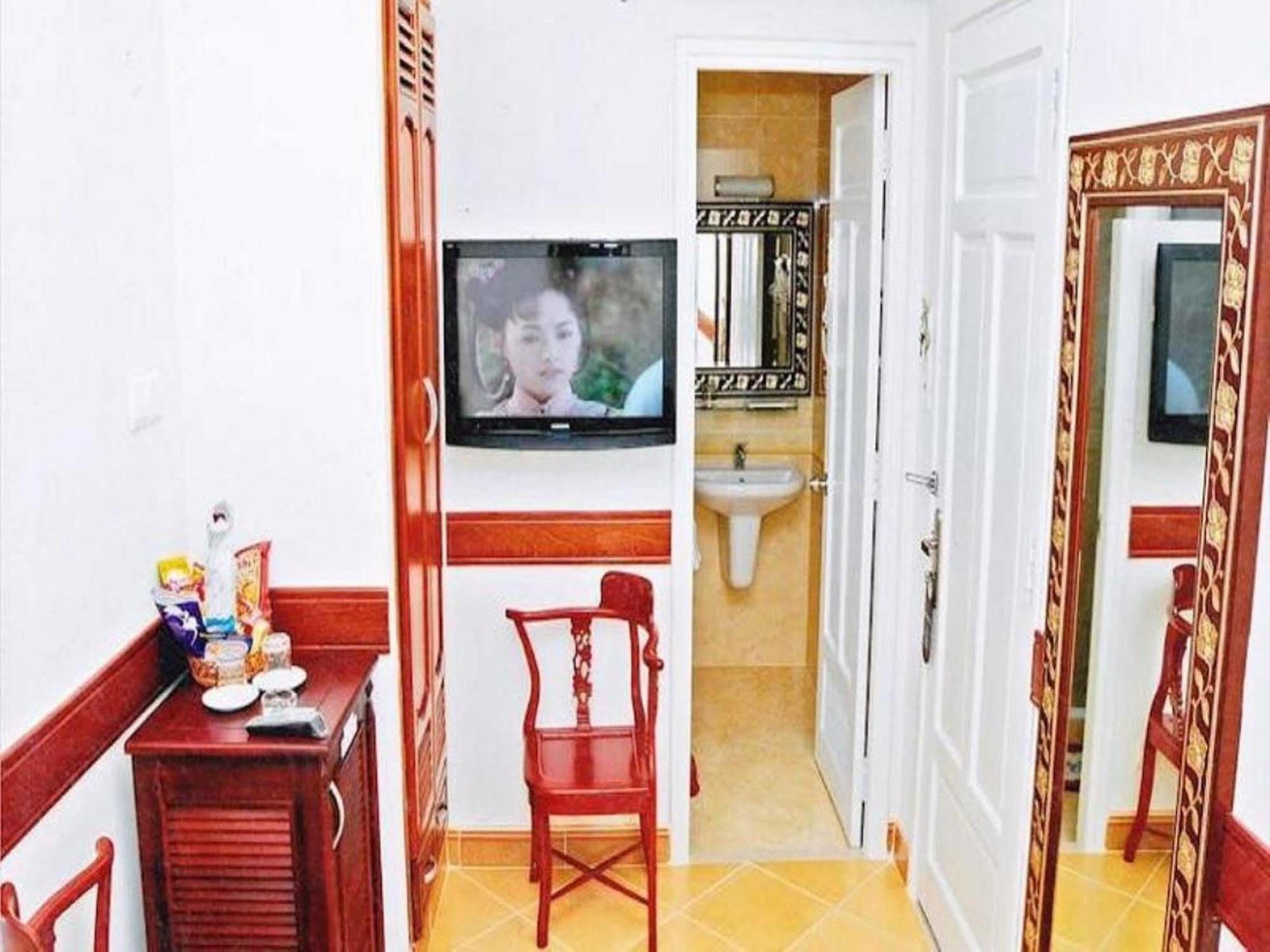 הו צ'י מין סיטי Hoang Thanh Thuy Airport Hotel 1 - Gan Am Thuc Dem Cho Hoang Hoa Tham מראה חיצוני תמונה