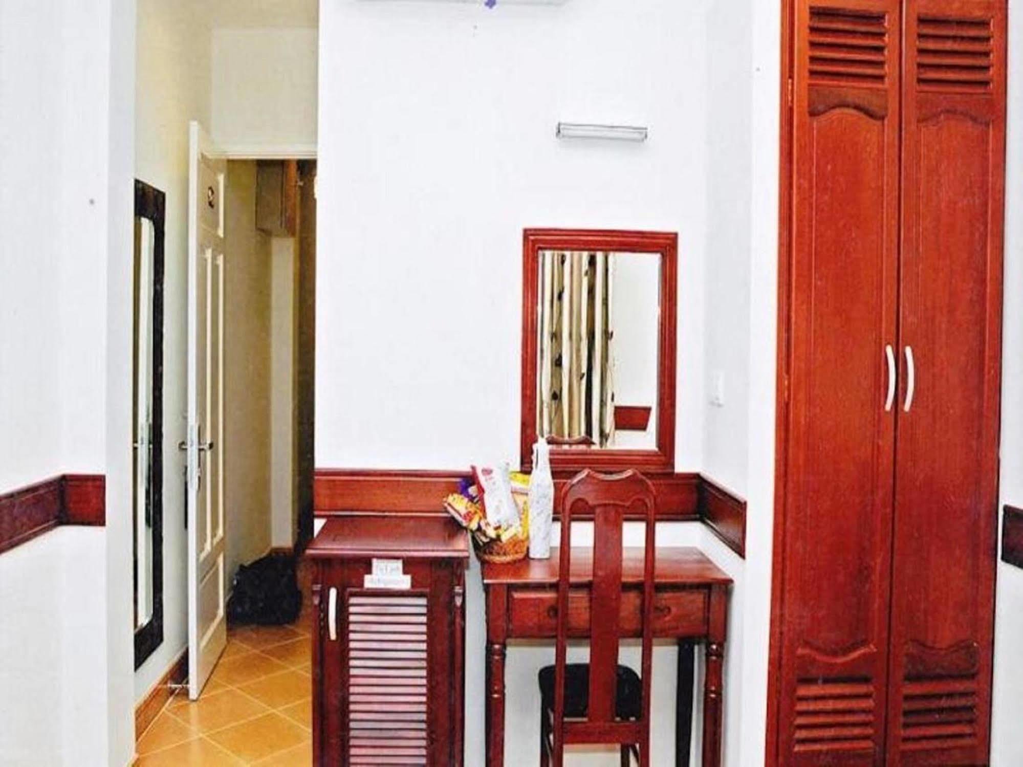 הו צ'י מין סיטי Hoang Thanh Thuy Airport Hotel 1 - Gan Am Thuc Dem Cho Hoang Hoa Tham מראה חיצוני תמונה